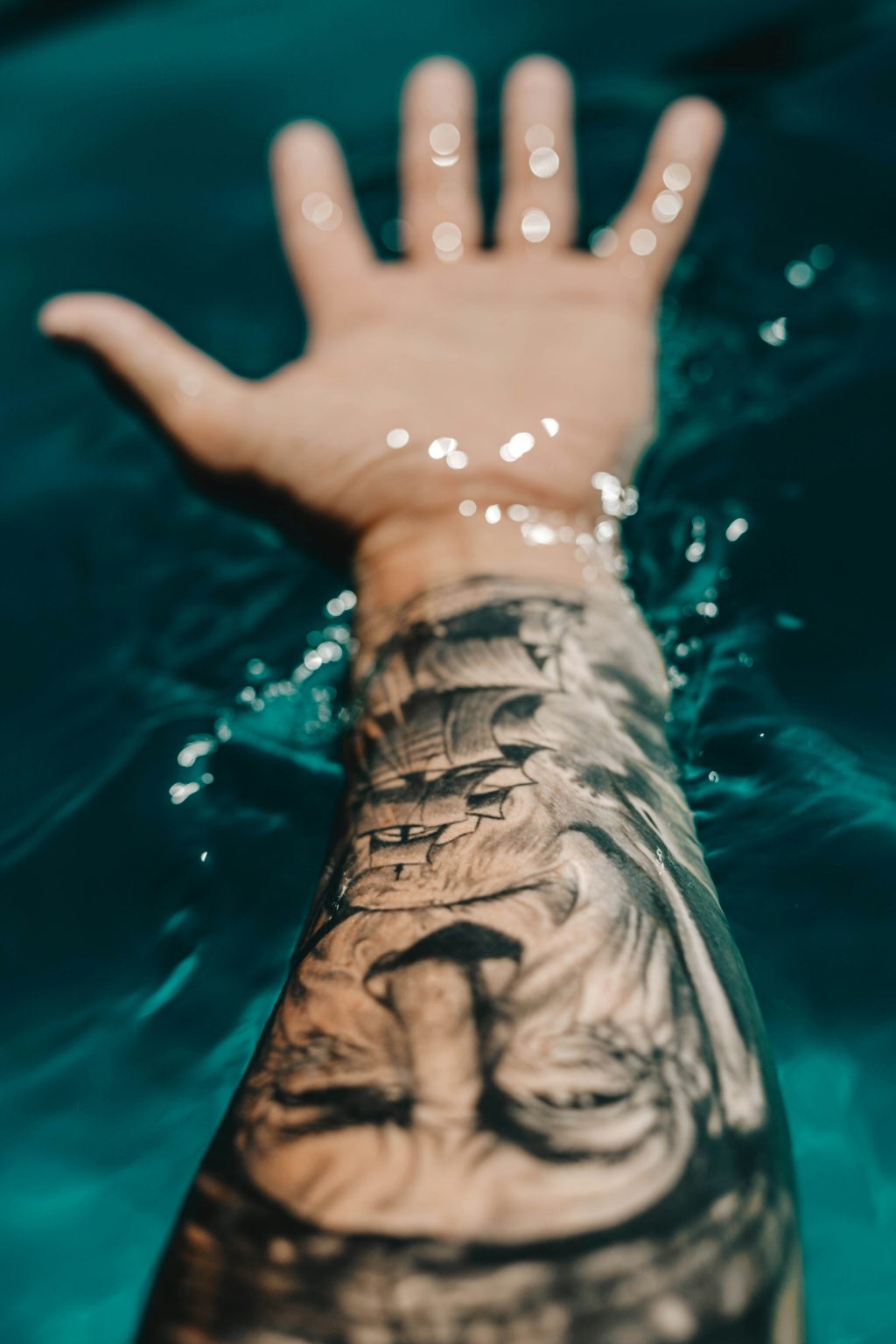Cicatrisation tatouage : pourquoi la cicatrisation sèche est à éviter